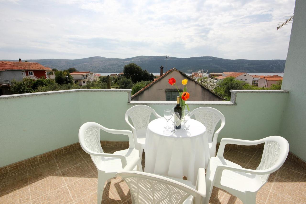 Apartments With A Parking Space Poljica, Trogir - 10010 Marina Exterior foto