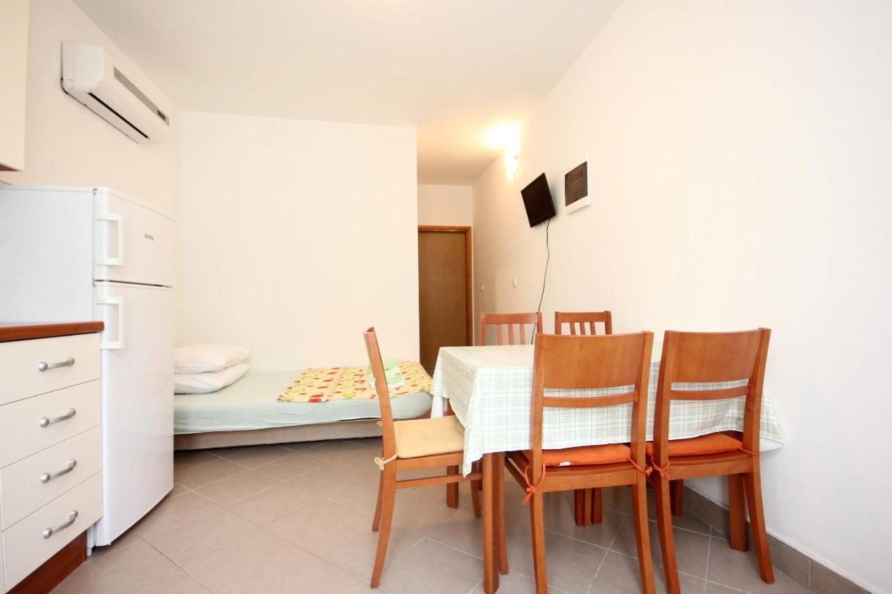 Apartments With A Parking Space Poljica, Trogir - 10010 Marina Exterior foto
